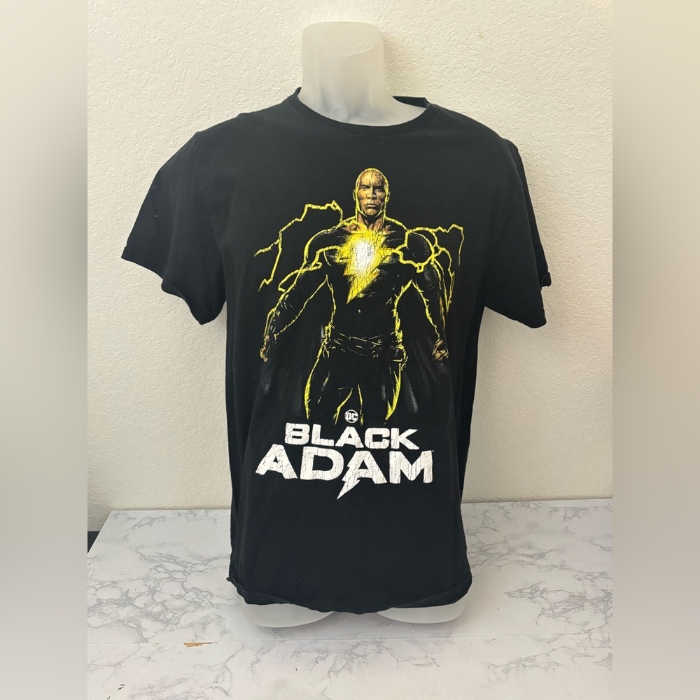 Black Adam Men's Shirt Size L Black Short Sleeve Movie Graphic Tee Mad Engine​